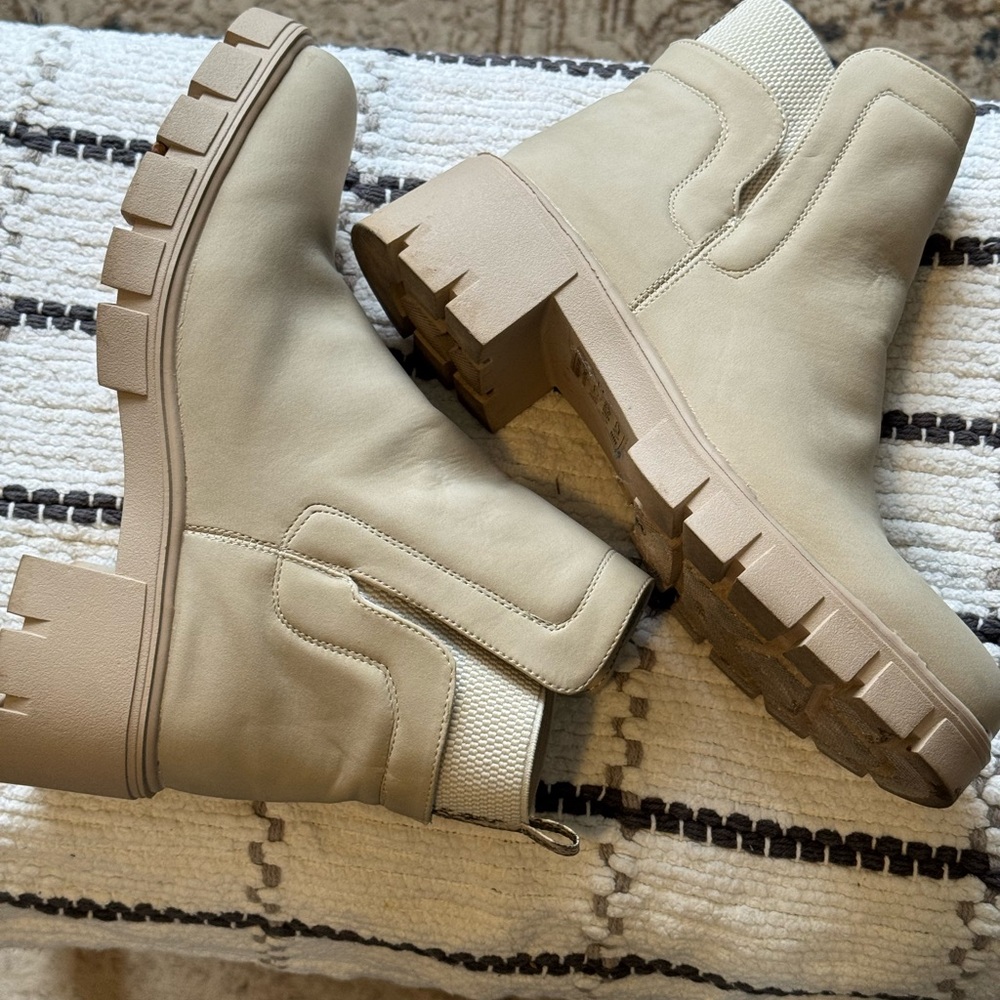 Qupid Light Tan Ankle Boots - Picture 5 of 6